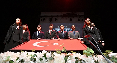 Balıkesir’de 24 Kasım Kutlamaları: Başkan Akın Öğretmenlerle Bir Arada