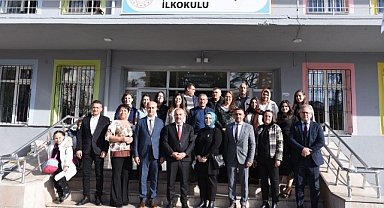 Balıkesir’de 24 Kasım Sürprizi: Müdür Murat Demir Öğretmenlerle Kutlama Yaptı