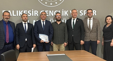 Balıkesir’de Örnek Uygulama: Sigarayı Bırakan Kamu Personeline Başarı Belgesi