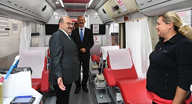 Balıkesir’de Vali Ustaoğlu’ndan Kan Bağışı Farkındalığına Destek