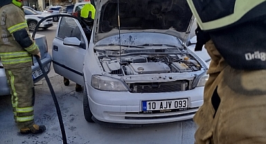 Balıkesir Devlet Hastanesi Önünde Araç Yangını