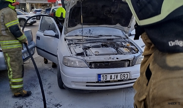 Balıkesir Devlet Hastanesi Önünde Araç Yangını