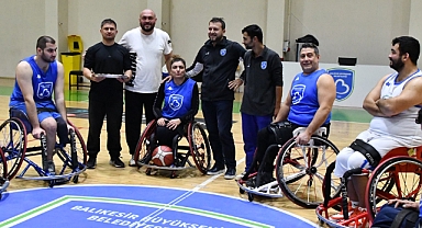 Balıkesir’in Gücü Parkede: Başkan Özoğuz’dan Takıma Güven Mesajı