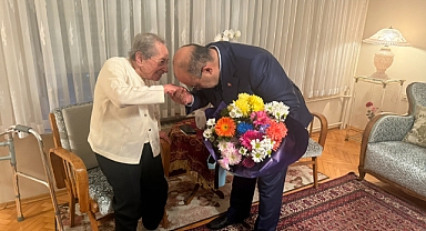 Balıkesir Valisi İsmail Ustaoğlu’ndan 102 Yaşındaki Öğretmene Anlamlı Ziyaret