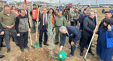 Bandırma’da “Yeşil Vatan” İçin Fidanlar Toprakla Buluştu