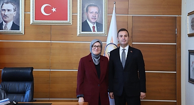 Belgin Uygur, Ahmet Akın'ı AK Parti Genel Merkezi'nde Ağırladı