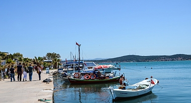 Cunda Adası Tarihi Dokusunu Koruyarak Turizme Değer Katıyor