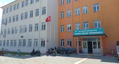 Deprem Sonrası Eğitim Düzenlemesi: Sındırgı MYO’da Uzaktan Eğitim Dönemi Başlıyor