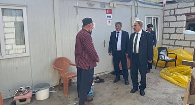 Deprem Sonrası Fedakârlık Örneği: Sındırgı’da İmam Ceyhan Görevine Konteynerde Devam Ediyor