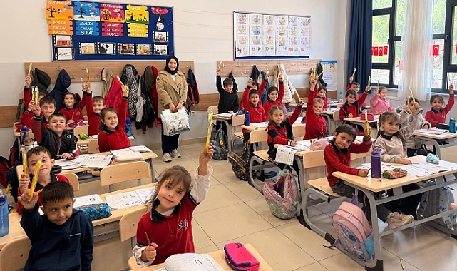 Dursunbey’de Çocuklara Sağlık Hediyesi