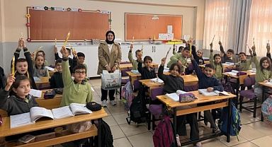 Dursunbey’de Çocuklara Sağlık Hediyesi