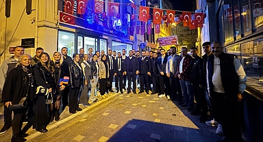 Edremit’te Coşkulu Buluşma: Anahtar Parti Gençliği Sahaya İndi