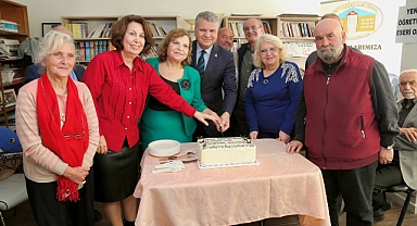 Edremit’te Emekli Öğretmenlere Vefa: Onur Çayı Programı Düzenlendi