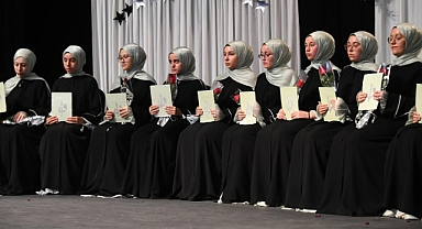 Genç Hafızlar Belgelerini Aldı