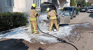 Gönen’de Araç Alev Aldı, Yangın Kısa Sürede Söndürüldü