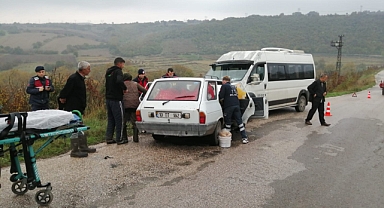 Gönen’de Trafik Kazası: Sıkışan Sürücü İtfaiye Ekiplerince Kurtarıldı
