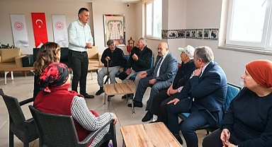 Karesi Huzurevi’nde Özel Ziyaret: Vali Ustaoğlu Hizmetleri İnceledi