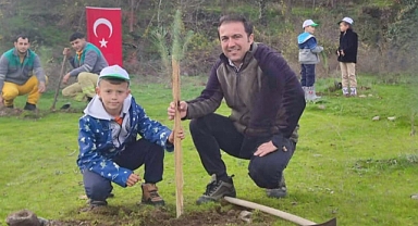 Kepsut’ta Minik Yürekler Geleceğe Fidan Dikti