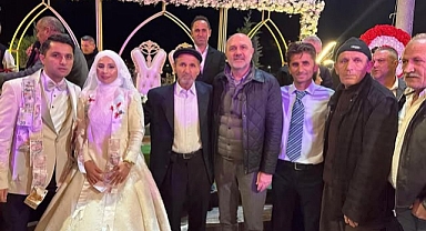 Marmara Adaları’nda Nikâh Coşkusu: Başkan Dinçer, Genç Çifti Yalnız Bırakmadı