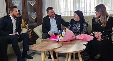 Mehmet Aydemir'den Havran'da Emekli Öğretmene Anlamlı 24 Kasım Ziyareti