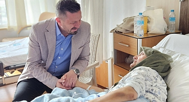 Mehmet Aydemir, Kepsut Belediye Başkanı İsmail Cankul’un Annesini Ziyaret Etti