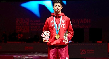 Milli Eskrimci Kıvanç Kırtay Riyad’da Tarih Yazdı