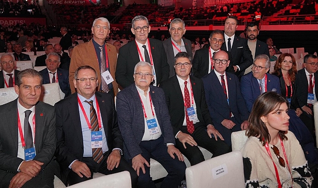 “Şimdi İktidar Zamanı” Mesajı: Ayvalık Belediye Başkanı Mesut Ergin CHP Kurultayında