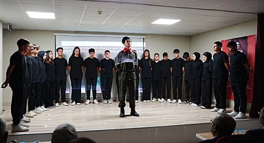 Sındırgı’da 10 Kasım Anması: “Benim Adım Mustafa” Oratoryosu Duygusal Anlara Sahne Oldu