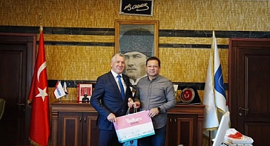 Sındırgı’da Deprem Sonrası Dayanışma: Harmancık Belediye Başkanı Arıkan’dan Destek Ziyareti