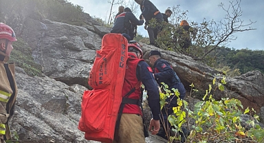 Susurluk’ta Çaylak Şelalesi’nde Korku Dolu Anlar: Kayalıklarda Mahsur Kalan 2 Kişi Kurtarıldı