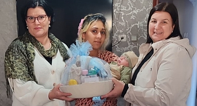 Susurluk’ta “Hoş Geldin Bebek” Buluşmaları Devam Ediyor: Yeni Doğanlara İlk Ziyaret Gerçekleşti