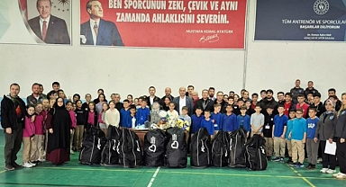 Balıkesir Büyükşehir Belediyesi’nden Manyas’a Spor Desteği