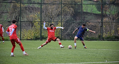 Balya Belediyespor İlk Yarıyı Lider Kapattı: Karesi Spor Karşısında Kritik Beraberlik