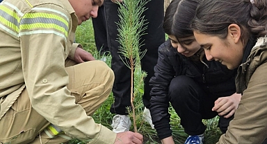 Gençler Geleceğe Nefes Oldu: Balıkesir’de Uygulamalı Fidan Dikimi
