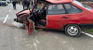 Havran’da Çift Taraflı Kaza: Araçta Sıkışan Yaralı Kurtarıldı