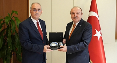 Kurucu Rektörden BANÜ’ye Anlamlı Ziyaret: Akademik Hafıza Bandırma’da Buluştu