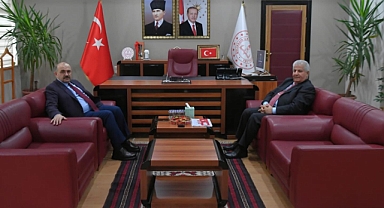 Vali İsmail Ustaoğlu’ndan İl Millî Eğitim Müdürü Selehattin Kal’a Hayırlı Olsun Ziyareti