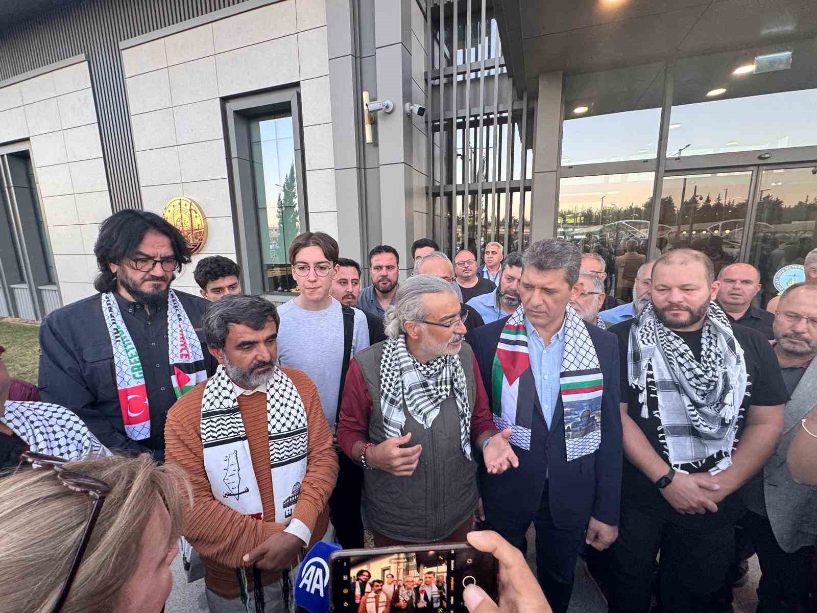 Gazze Ablukasını Delme Mücadelesi: Dönüş Hikayeleri