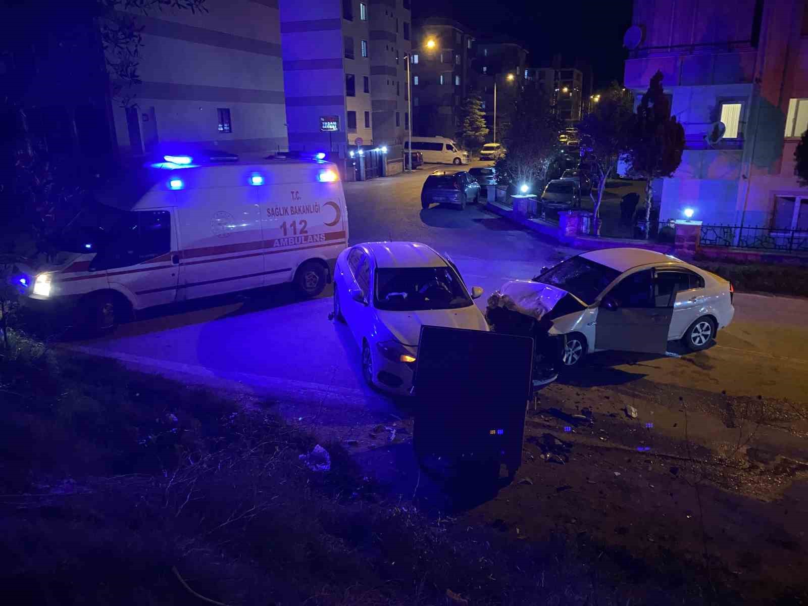 Kavşakta Tehlikeli Karşılaşma: Mudanya'da Trafik Kazası