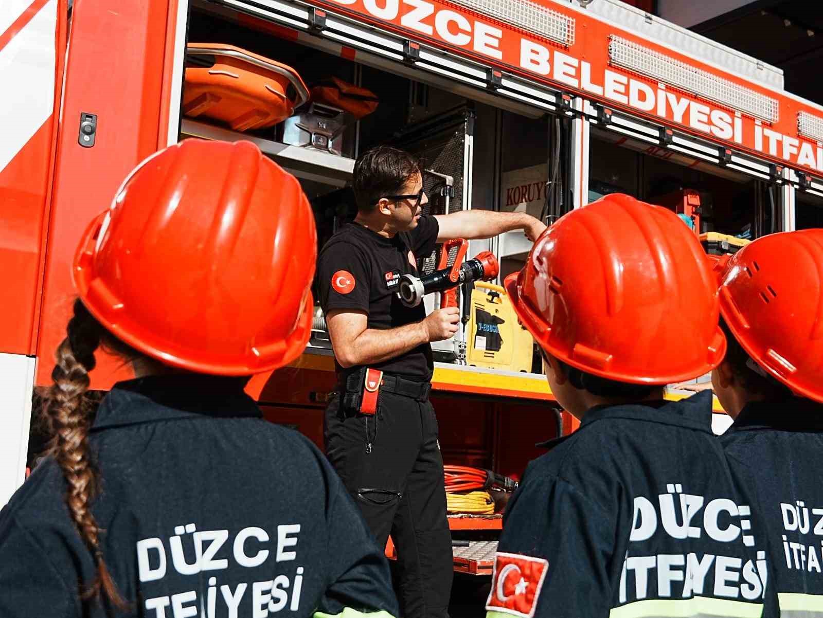 Minik İtfaiyeciler Düzce'de Buluştu