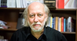 2025 Nobel Edebiyat Ödülü Sahibini Buldu: Macar Yazarın Zaferi