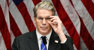 ABD ve Çin Arasında ASEAN Zirvesi'nde Ticaret Görüşmeleri