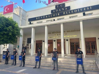 Adana Büyükşehir Belediye Başkanı Zeydan Karalar İstanbul'da Gözaltına Alındı