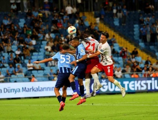 Adana Demirspor ve Gaziantep FK Gol Dolu Maçta Berabere Kaldı