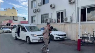 Adana'da Polise Özenen Şüpheli Kaos Yarattı