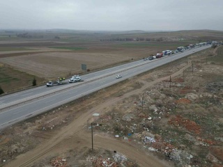 Afyonkarahisar-Konya Yolu Üzerindeki Kaza Trafiği Aksattı