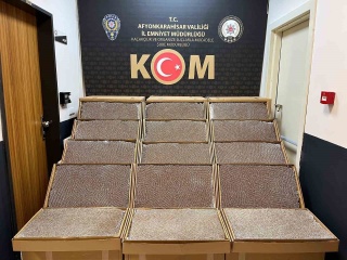 Afyonkarahisar'da Kaçak Makaron Ele Geçirildi