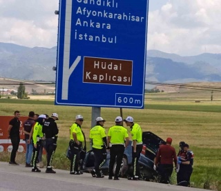 Afyonkarahisar'da Kontrolden Çıkan Araç Kazası