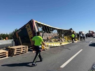 Afyonkarahisar'da Sıvı Yağ Yüklü Tır Kazası