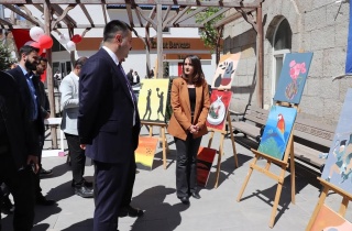 Ağrı’daki Gençlik Haftası Resim Sergisi